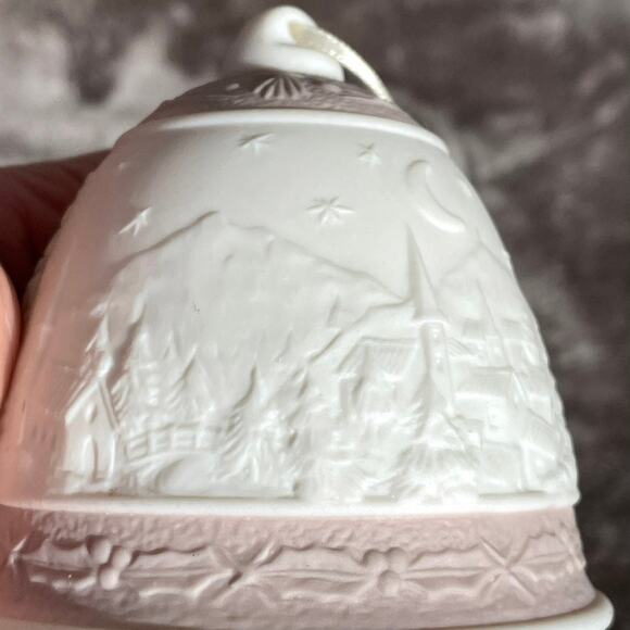 Lladro Porcelain Christmas Bell Ornament Vintage 1991 #5803 Campanita Navidad - Picture 3 of 9